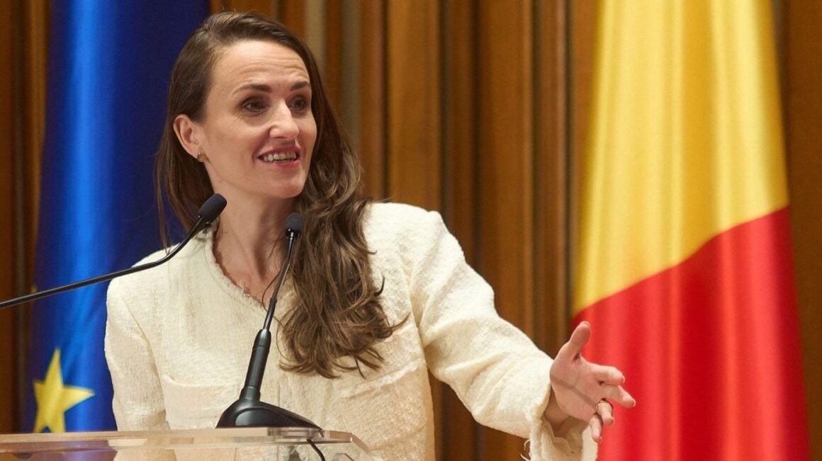 România a fost invitată de Franța să discute despre umbrela nucleară, deși suntem sub protecția NATO, spune Oana Țoiu