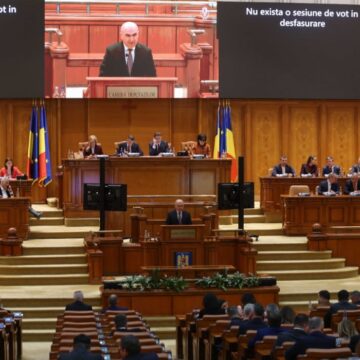 Plenul reunit al celor două Camere ale Parlamentului dezbate proiectul bugetului de stat pe 2026