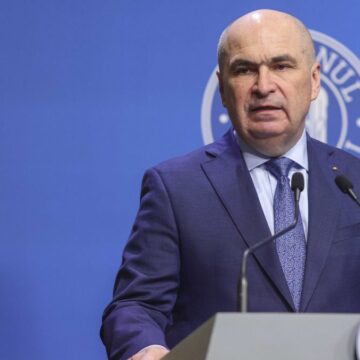 SONDAJ CURS. Cât mai rezistă Bolojan în fruntea Guvernului? 54% dintre locuitorii Capitalei vor demisia Premierului