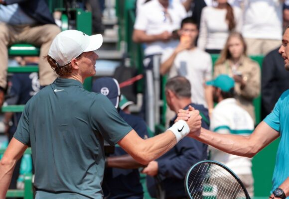 alex-zverev-jannik-sinner-monte-carlo-e1776080226651.jpg „E ca și cum joci împotriva unui zid”