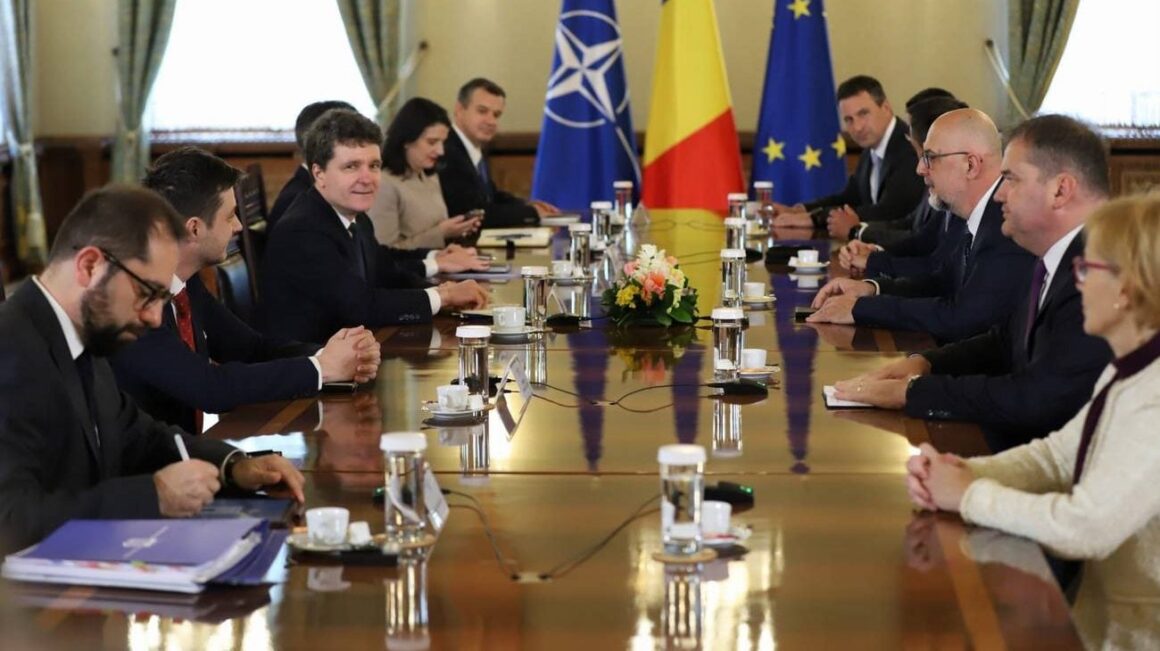 Nicușor Dan discută cu partidele înainte ca Grindeanu să retragă miniștrii PSD din Guvernul Bolojan