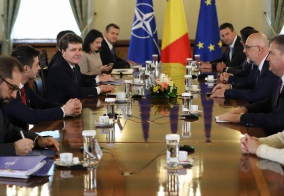 Nicușor Dan discută cu partidele înainte ca Grindeanu să retragă miniștrii PSD din Guvernul Bolojan