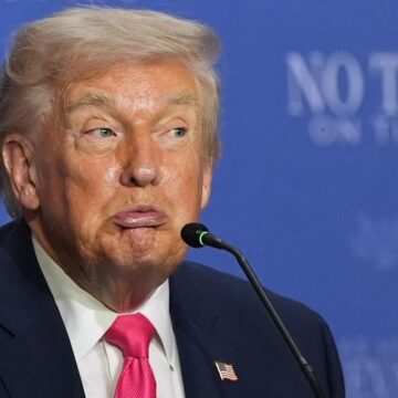 Barilul de petrol a sărit de 100 de dolari în timp ce Donald Trump discută noua propunere a Teheranului