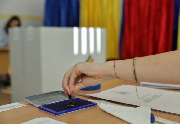 Cum ar vota românii dacă duminică ar fi alegeri. AUR continuă să fie pe primul loc, ce scoruri ar lua PSD, PNL și USR
