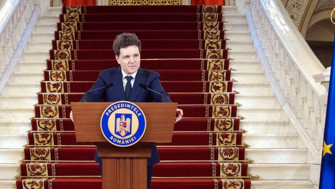 „Calm și vom trece prin asta”. Nicușor Dan, fără soluții după ce PSD a decis retragerea miniștrilor din Guvern