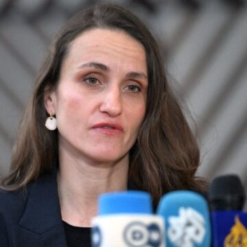 oana-toiu-irina-ponta-fata-victor-ponta-eroare-regretabila-o-comunicare-paralela-e1773231632562.jpg Ambasadorul Rusiei, convocat la MAE după drona cu explozibil rusească prăbușită în Galați