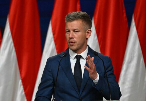 „Propagandă de tip Coreea de Nord”