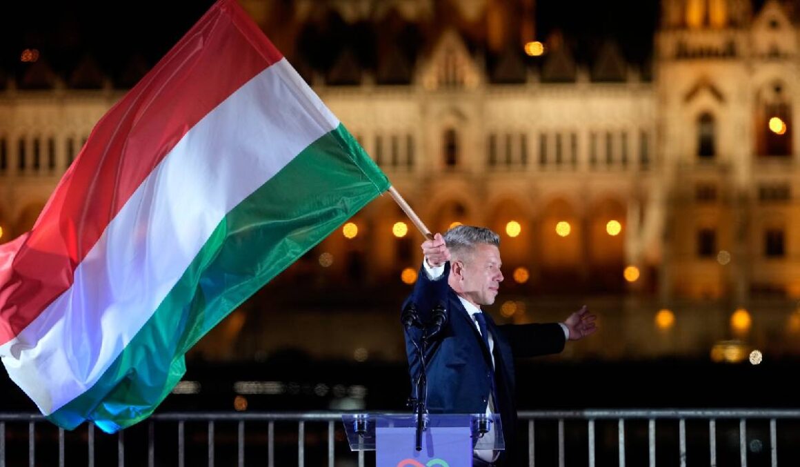 peter-magyar-victorios.jpg Ce a declarat Péter Magyar după ce a câștigat alegerile în Ungaria 2026