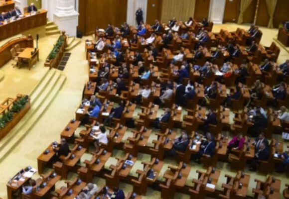 Sorin Grindeanu a spus ce face dacă moțiunea de cenzură e respinsă. Întrebarea despre AUR la care a refuzat să răspundă