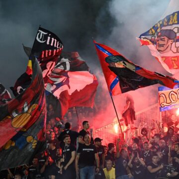 suporterii-stelei-care-au-atacat-fanul-lui-dinamo-mandate-scaled.jpg Au intrat mascații peste suporterii Stelei care l-au atacat pe fanul lui Dinamo!