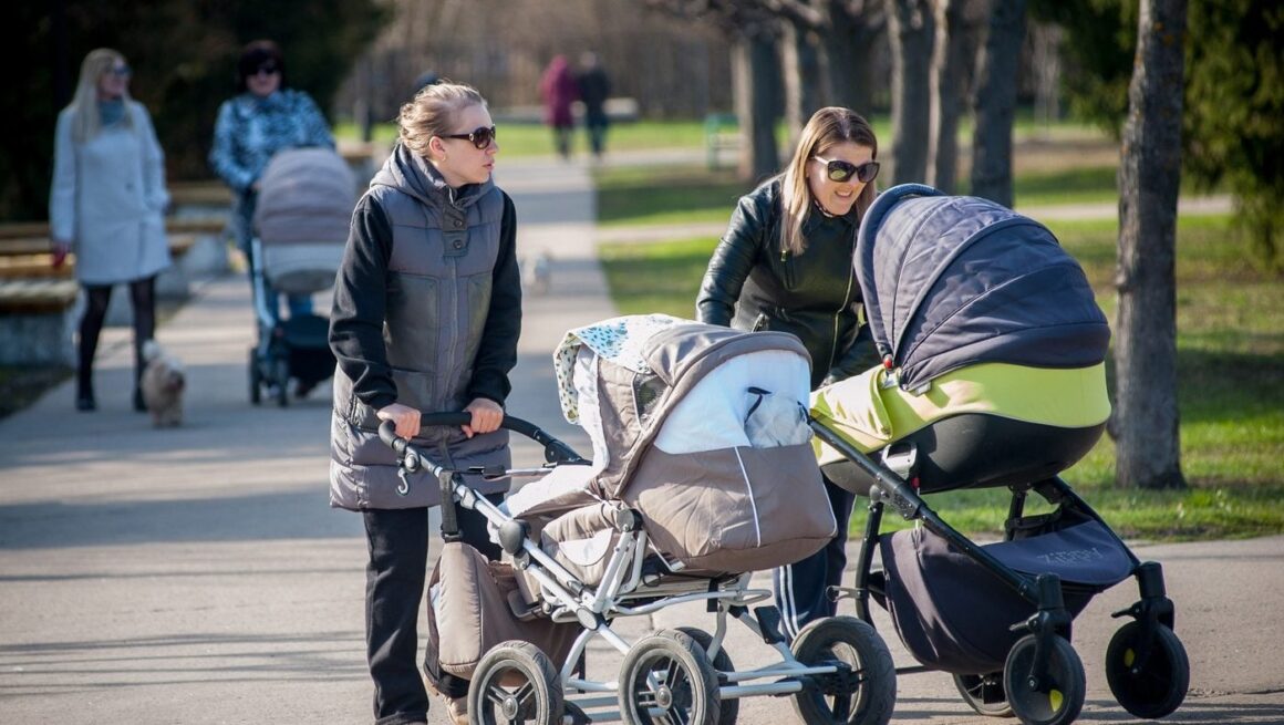 Numărul nașterilor din Rusia a ajuns la cel mai scăzut nivel din ultimii 200 de ani, în pofida presiunilor făcute de Vladimir Putin asupra femeilor