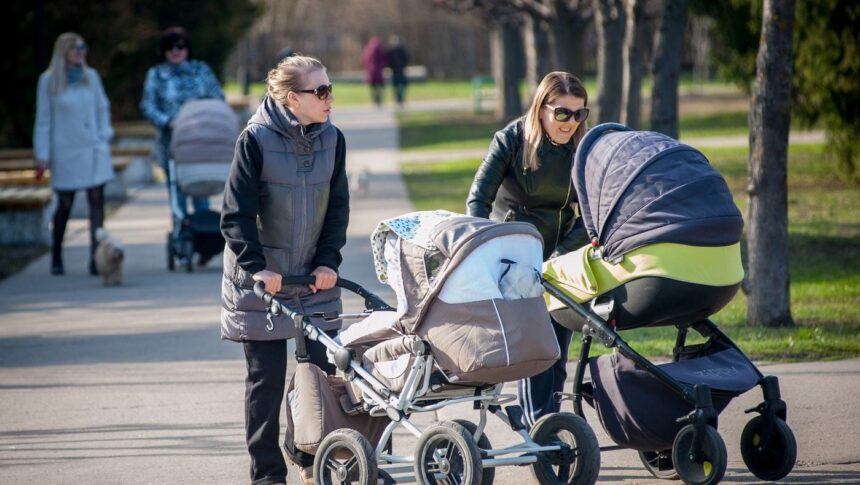 Numărul nașterilor din Rusia a ajuns la cel mai scăzut nivel din ultimii 200 de ani, în pofida presiunilor făcute de Vladimir Putin asupra femeilor