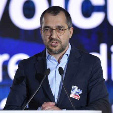 Reacția lui Vlad Voiculescu după ce România a pierdut în primă instanță procesul cu Pfizer pentru vaccinurile COVID