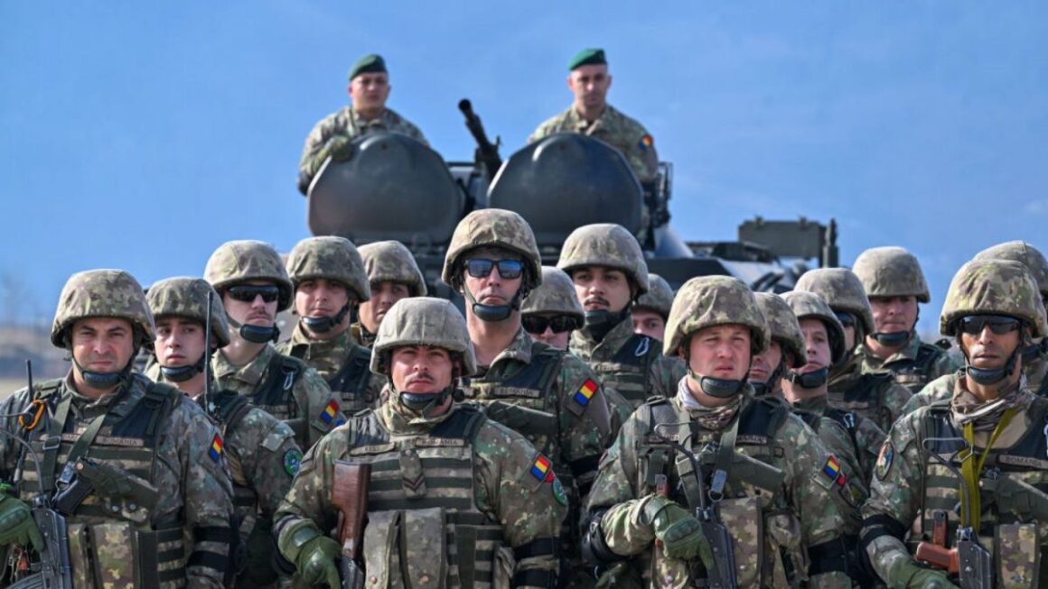 62425851-1200x675.jpg România riscă să piardă 17 miliarde de euro din cauza întârzierilor la semnarea contractelor SAFE