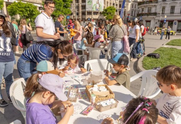 Unde mergi cu copilul de 1 Iunie? Bucureștiul găzduiește zeci de evenimente pentru cei mici: De la ateliere și experiențe VR până la expoziții, concerte și activități organizate de Armată