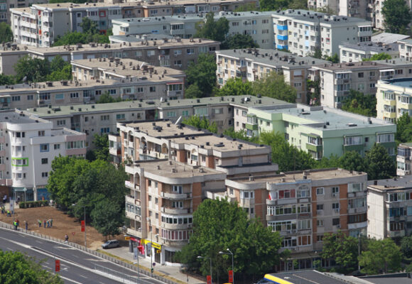ZF Index Imobiliar. Prețul mediu al unui apartament vechi de trei camere din Bucureşti urcă la 138.700 de euro în aprilie, dar ritmul anual de creştere se temperează la 14,5%, de la 20% în octombrie 2025
