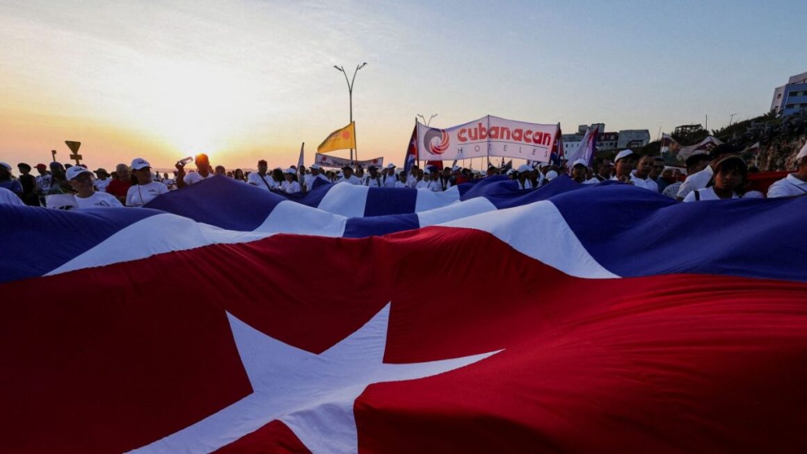 CUBA.-1200x675.jpg Rusia promite să ofere „sprijin activ” Cubei împotriva SUA. Trump amenință cu o invazie militară