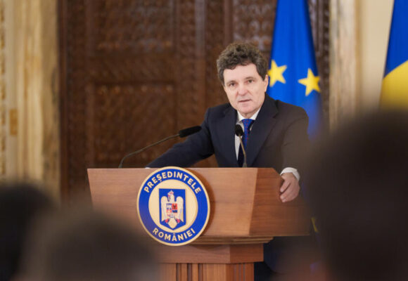 „Președintele pare să aibă agenda lui, care nu se suprapune cu agenda românilor și cu realitățile economice. Nicușor Dan a pariat împotriva lui Bolojan”