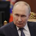 Putin acuză Ucraina de atac cu drone asupra unui cămin studențesc din Luhansk și ordonă armatei ruse să pregătească „scenarii militare” pentru a răspunde puternic. 6 persoane au fost ucise, zeci de tineri răniți