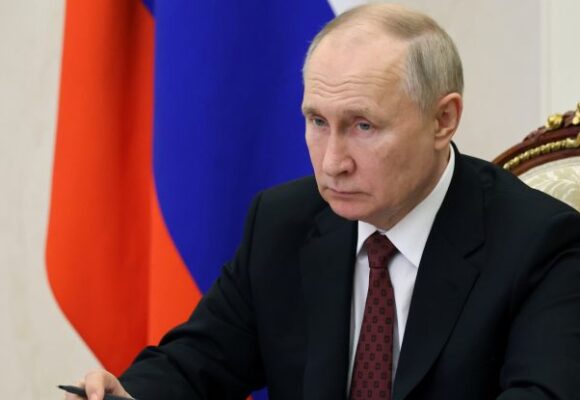 Putin anunță un armistițiu pentru parada de 9 mai