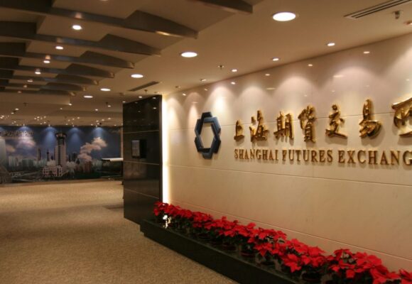 China pregătește contracte pentru tokeni cu Inteligența Artificială
