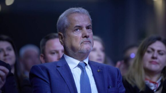 Adrian Năstase, scos din sărite de o decizie a Guvernului Bolojan: „Inutilă și lipsită de sens”