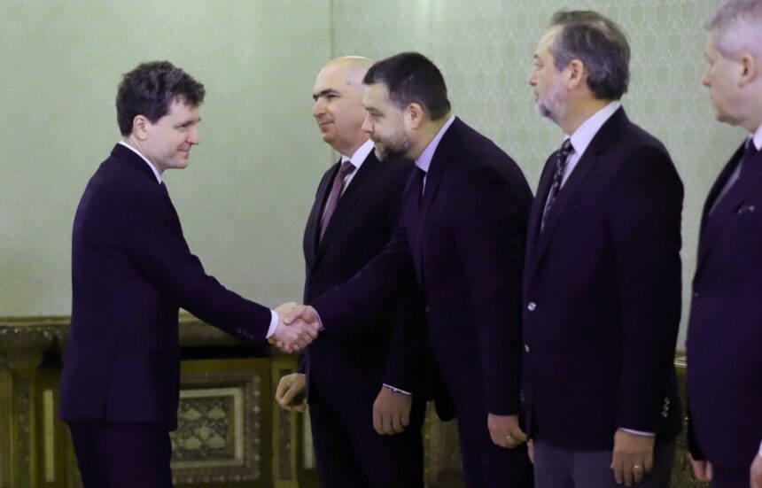 ciprian-ciucu-a-dezvaluit-intrebarea-pusa-de-nicusor-dan-catre-pnl-la-consultari-i-am-spus-ca-e-o-varianta-proasta-era-surprins-si-ingrijorat-poate-nu-mai-mergem.jpg Nicușor Dan a întrebat PNL cum e varianta de premier tehnocrat pentru viitorul Guvern