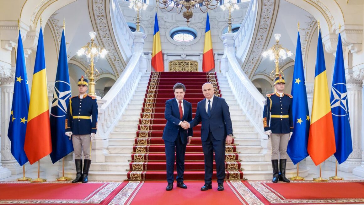 „Stăm prost la mulți factori, inclusiv transparența Guvernului. E nevoie de colaborarea tuturor partidelor pentru a întări instituțiile țării”