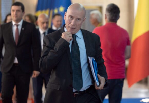 dmt-1200x675.jpg „Îmi cer scuze față de cei care se simt jigniți sau trădați” – Aleph News