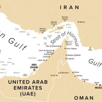 Donald Trump a suspendat escortarea navelor în Strâmtoarea Ormuz la presiunile Arabiei Saudite, al cărei prinț moștenitor s-a înfuriat când a aflat despre lansarea misiunii