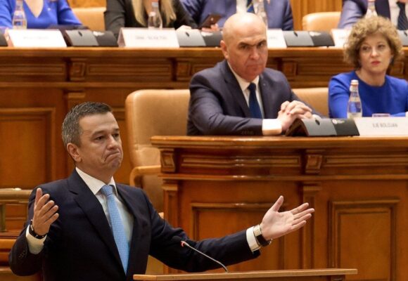 „Este în campanie. Îl rog public un lucru”