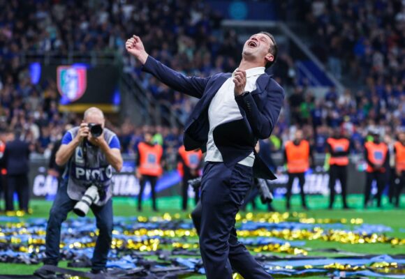 „Îi va fi greu să-l depășească pe Lucescu”