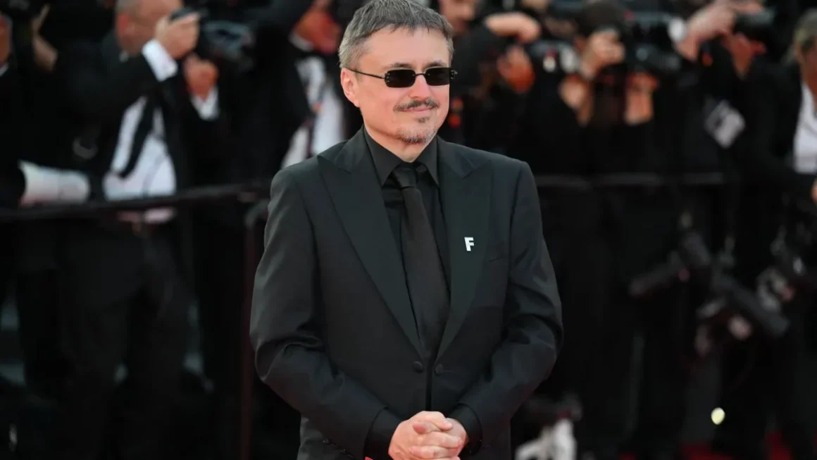 mungiu-1200x675.webp.webp Cristian Mungiu a câștigat din nou Palme d’Or la Festivalul de Film de la Cannes, cu filmul „Fjord”