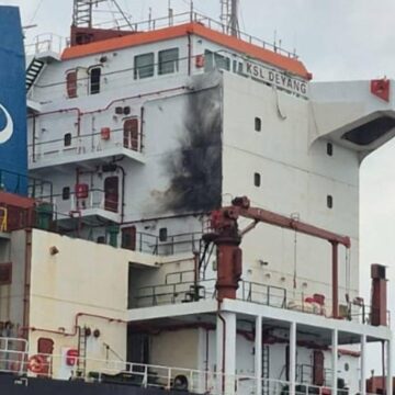 nava-de-marfa-ksl-deyang-lovita-de-o-drona-ruseasca-captura-x-gerashchenkoen.jpg O dronă rusească a lovit o navă de marfă chineză în Marea Neagră, înainte de vizita lui Vladimir Putin în China