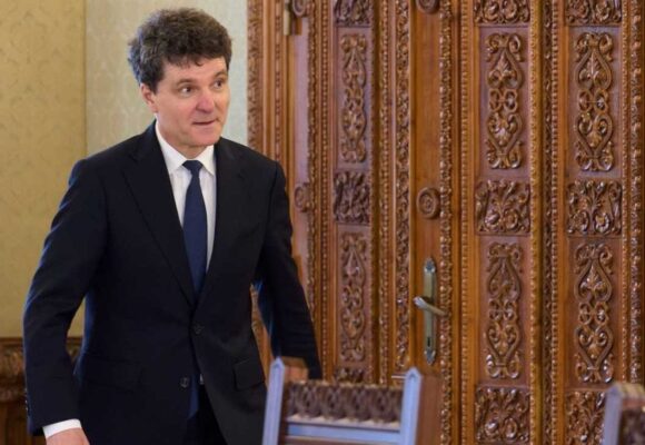 Scenariul cu premierul tehnocrat are șanse