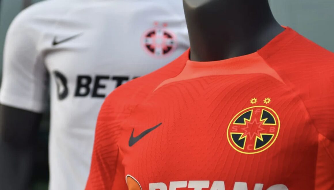 sfidare-universitatea-craiova-stefan-bana-tricou-fcsb.jpg Sfidare maximă la Universitatea Craiova! Un jucător a venit îmbrăcat cu tricoul FCSB-ului în cantonamentul echipei