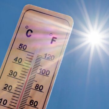 termometru-canicula-40-grade-celsius.jpg Un „dom de căldură” va aduce temperaturi cu 16 grade mai mari decât cele normale la finalul lunii mai, deasupra Europei
