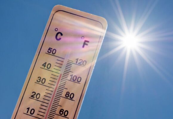 termometru-canicula-40-grade-celsius.jpg Un „dom de căldură” va aduce temperaturi cu 16 grade mai mari decât cele normale la finalul lunii mai, deasupra Europei