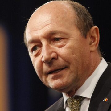 traian-basescu-e1778875786922.jpg Traian Băsescu îi cere lui Nicușor Dan să se grăbească cu a doua desemnare de premier și spune că „nu-l obligă nimeni” să declanșeze alegeri anticipate
