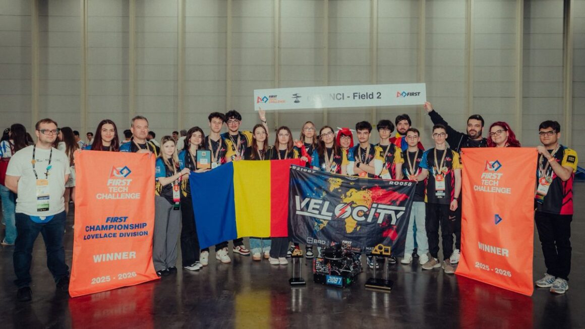 Velocity câștigă FIRST Tech Challenge