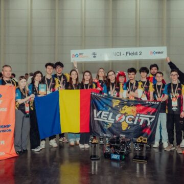 Velocity câștigă FIRST Tech Challenge