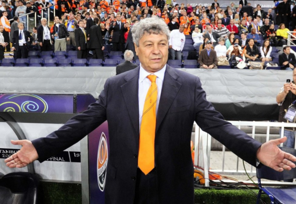O aeronavă TAROM va purta numele lui Mircea Lucescu