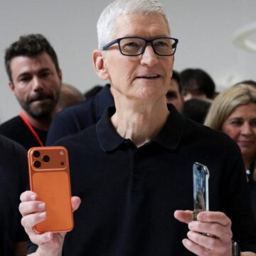 Din criză de chip-uri, Apple face lobby la administraţia Trump