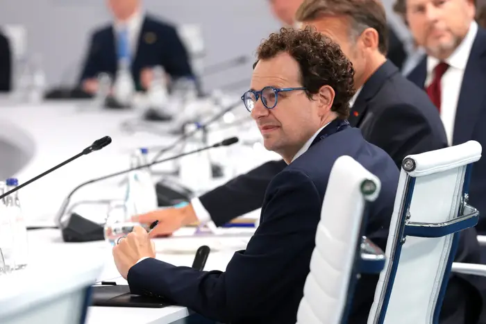 6a32ac142bbd1d834ef24984.webp.webp Sam Altman, Demis Hassabis, Dario Amodei și Arthur Mensch au participat la G7. Ce au decis liderii G7 în privința Inteligenței Artificiale
