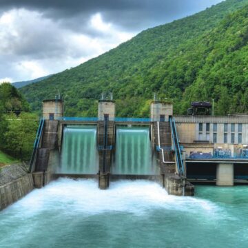 7-hidroelectrica-pm-ss-1-1200x675.jpg Statul vrea să impună Hidroelectrica ţinte obligatorii de 1.500 MW stocare în baterii şi 2.500 MW regenerabile noi până în 2030 ca indicatori de performanță pentru conducere – Aleph News