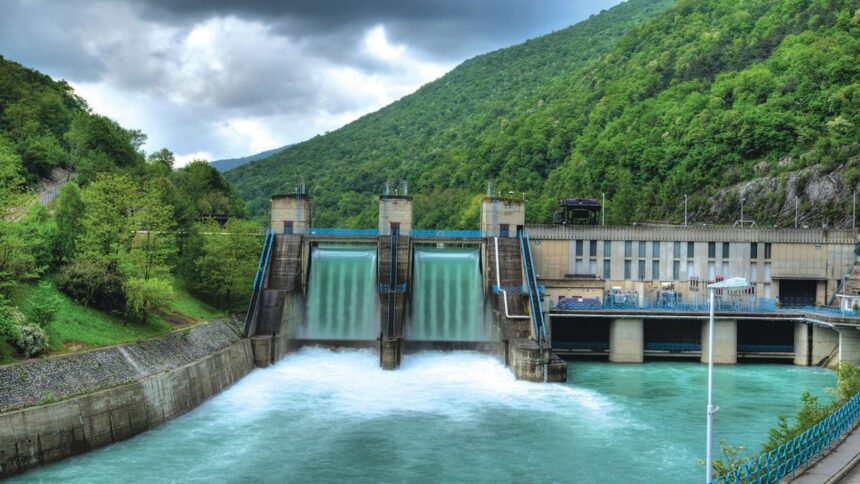 7-hidroelectrica-pm-ss-1-1200x675.jpg Statul vrea să impună Hidroelectrica ţinte obligatorii de 1.500 MW stocare în baterii şi 2.500 MW regenerabile noi până în 2030 ca indicatori de performanță pentru conducere – Aleph News