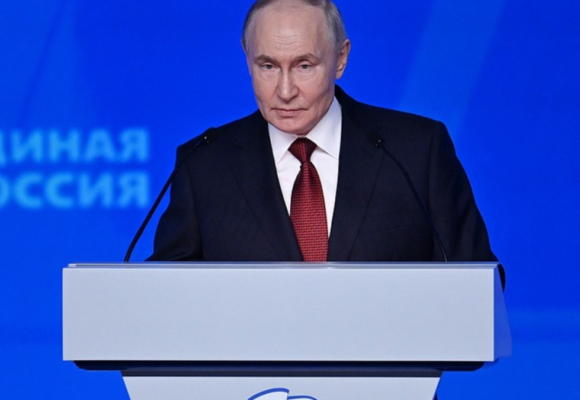 Putin admite existența unei penurii de combustibil în Rusia după atacurile ucrainene asupra infrastructurii energetice