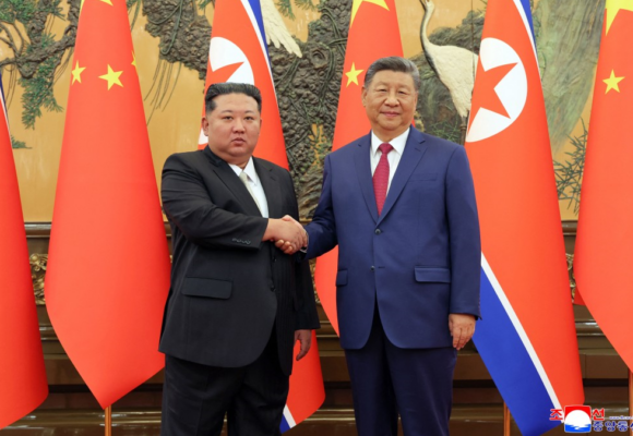 Xi Jinping îl va vizita pe Kim Jong-Un la Phenian, pentru prima dată în aproape șapte ani. Consolidarea relațiilor China-Coreea de Nord, obiectivul principal