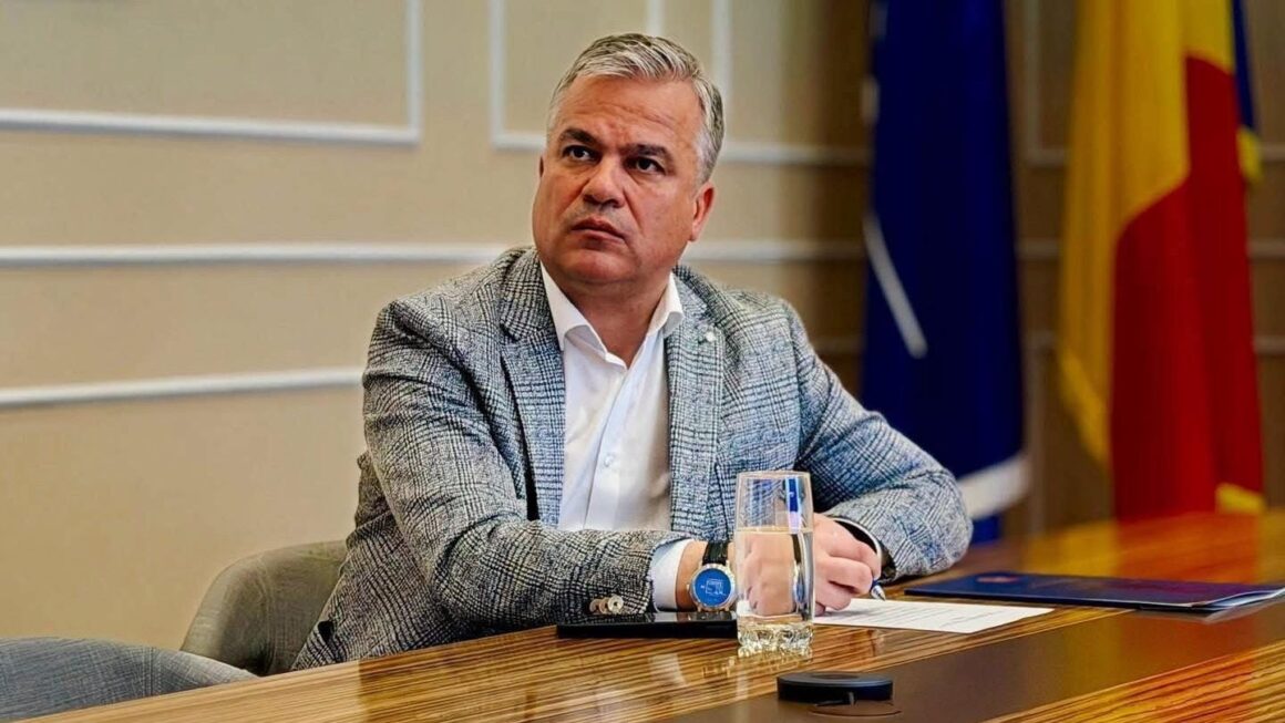Ceasul purtat de Adrian Veștea a fost confundat cu un model elvețian de 70.000 de euro. Care este adevărul