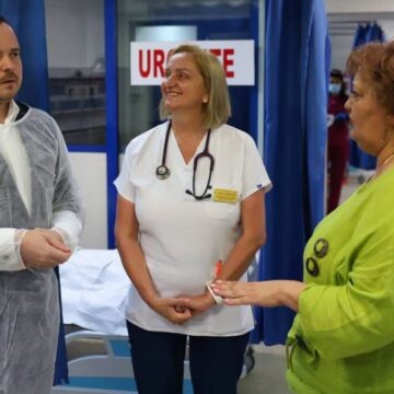 „Domnule Bolojan, opriți-vă. Lăsați România să meargă înainte”